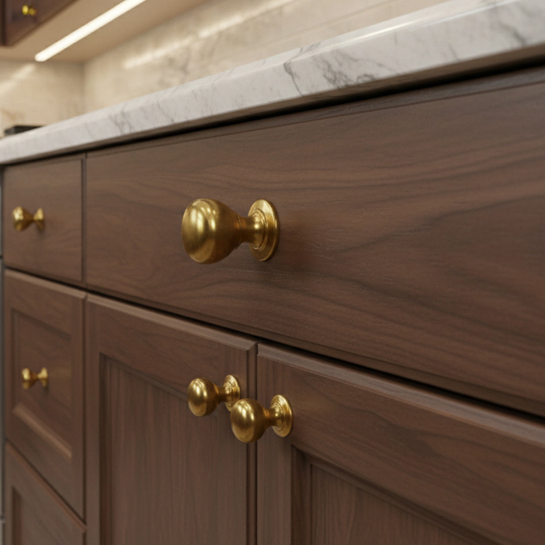 Farringdon Cushion Knob design reference in Aged Brass (Heritage) — Capramont & Co