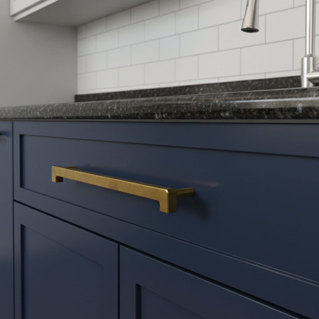 Beaufort Cabinet Handle design reference in Aged Brass (Heritage) — Capramont & Co