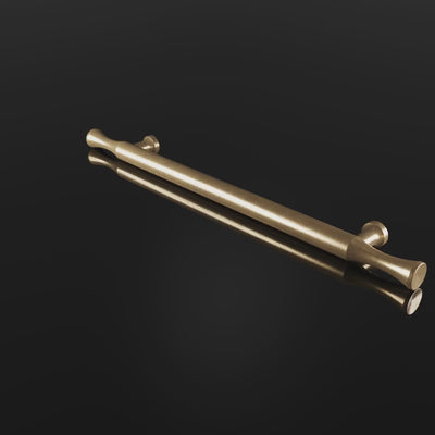 Maddox Cabinet Handle design video — shown in Aged Brass (Heritage reference) — Capramont & Co